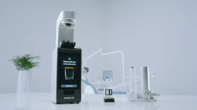 Kit de curado estético conectado a Ceramix-Nano. Vista de aplicación; impresora mostrada como referencia.